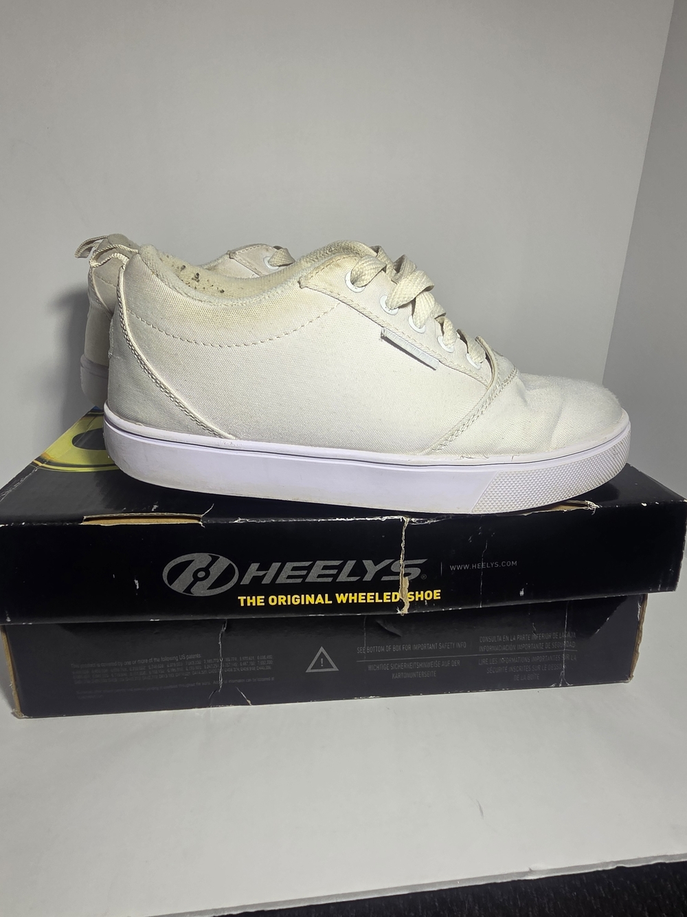 Heelys Pro 20 Triple White Canvas Wheeled Shoes Youth Size 6 Women’s 7.5 W/Box
